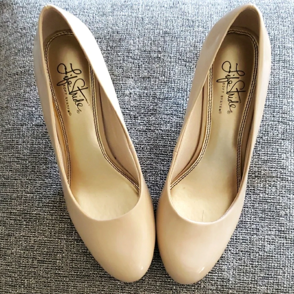 Life Stride Women's Taupe Pumps - Picture 1 of 9